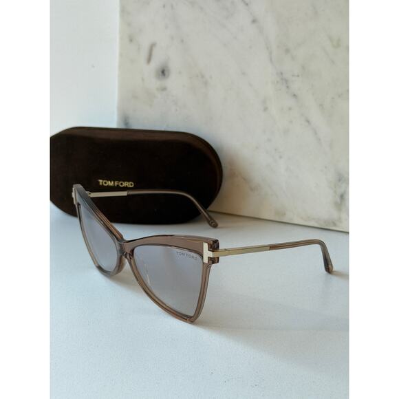 NEW Tom Ford FT0767 Tallulah Cat Eye Sunglasses in Champagne - Picture 3 of 6